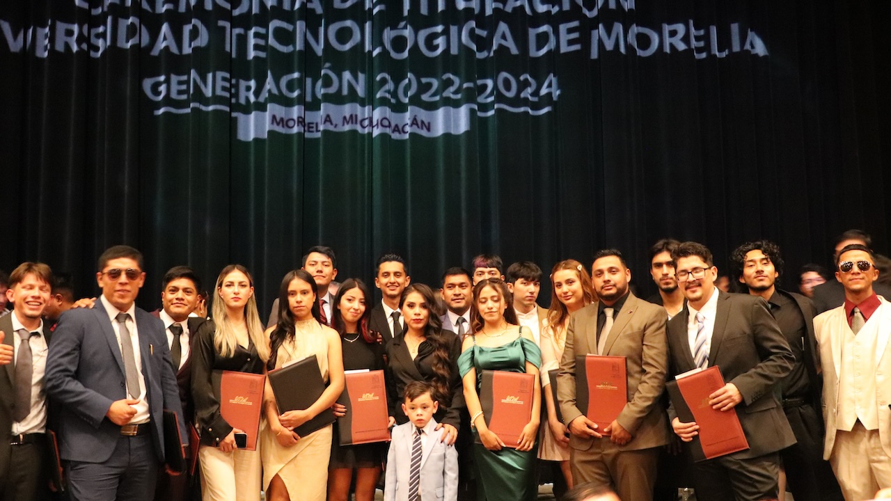 UTM celebra titulación de 692 estudiantes