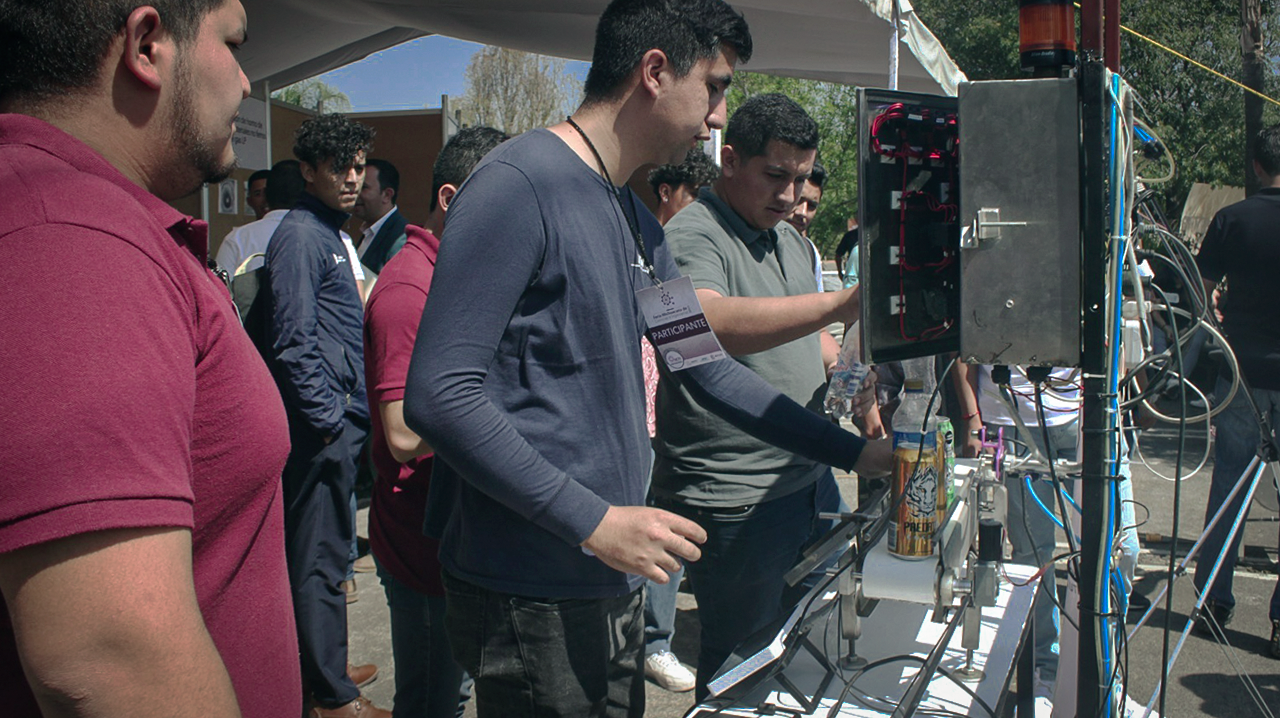 Destaca UTM en Feria Michoacana de la Ciencia e Ingeniería